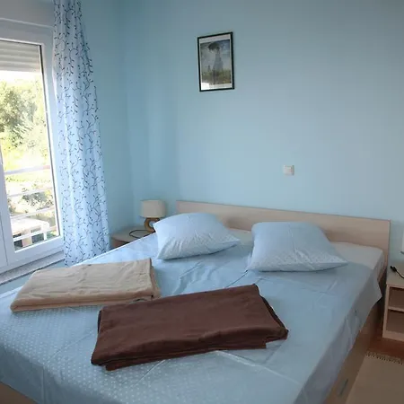 Apartment Avigo Rab Town