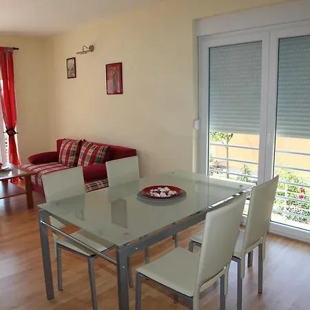 Avigo Apartment *